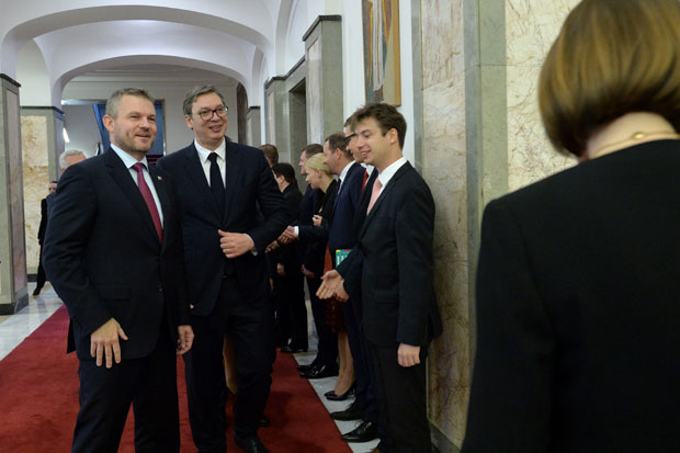 Вучић разговарао са Пелегринијем о ситуацији у региону
