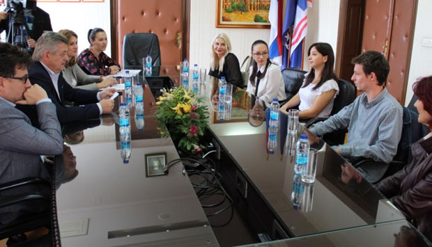 Стипендије и за постдипломце