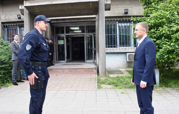 Стефановић: Од полиције се очекује да зада ударац мафији