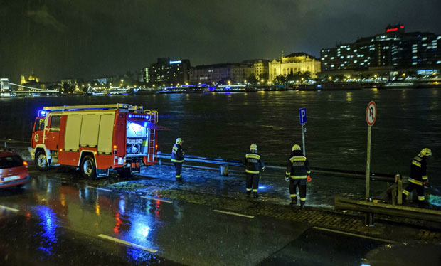 ПОСЛЕ ТРАГЕДИЈЕ У БУДИМПЕШТИ: Орбан тражи истрагу несреће, потрага за несталима