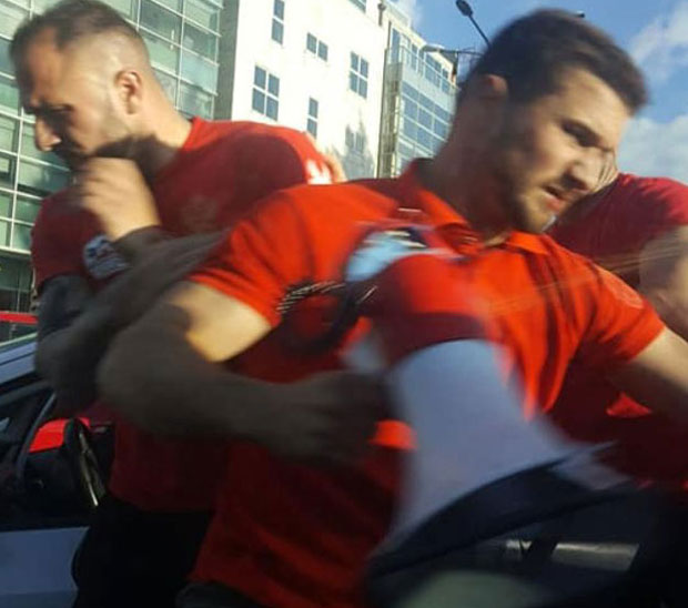 ЦЕТИЊАНИ НАПАЛИ МАНДИЋА: Спречен тежи инцидент у Подгорици (ФОТО)