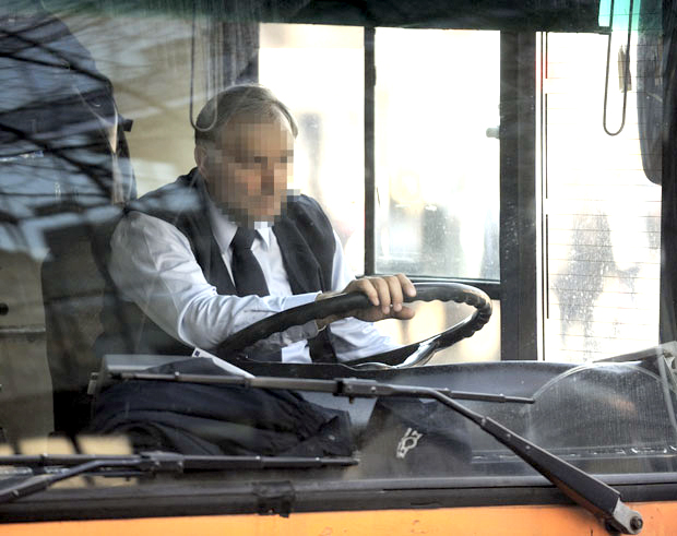 У пензији, а за воланом