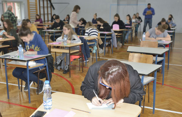 Пријемни за надарене: Навала на хемију, биологију, јапански