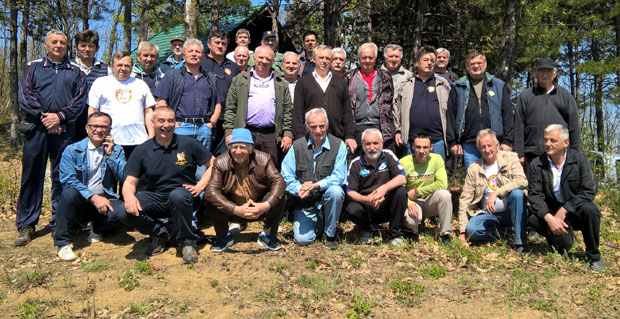 Вољно! у две државе