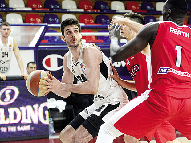 ТРИНКИЈЕРИ ВРАЋА ДУГОВЕ: Партизан дочекује ФМП у првој утакмици полуфинала плеј-офа Суперлиге 