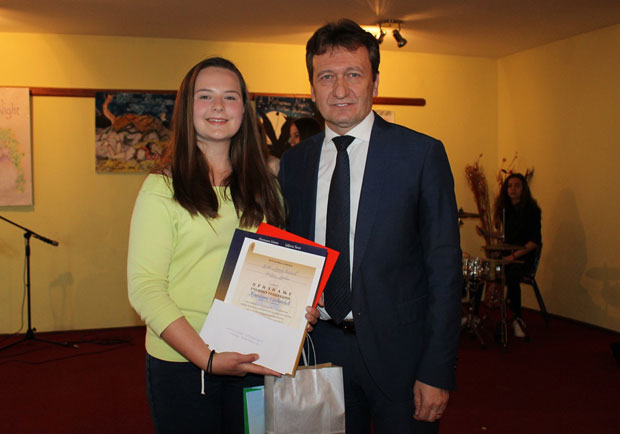 У Угљевику обележен Дан ученичког стваралаштва: Кристина ђак генерације