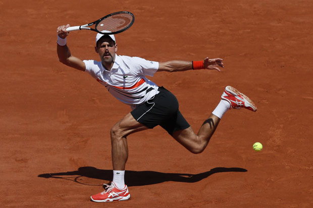 ЂОКОВИЋ СПРЕМАН ЗА ОСМИНУ ФИНАЛА РОЛАН ГАРОСА: Размене са Стефаном, чекајући Штруфа