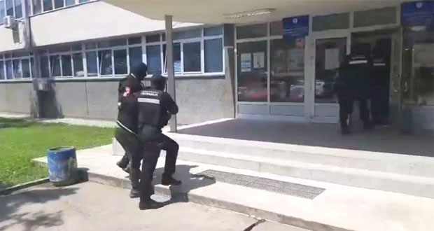 ДЕТАЉИ ХАПШЕЊА У БАЊАЛУЦИ: Подводили штићенице Дома за децу без родитељског старања? (ВИДЕО)