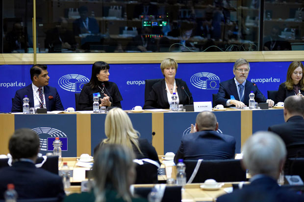 ЕУ да обрате пажњу какве поруке шаљу посланици ЕП