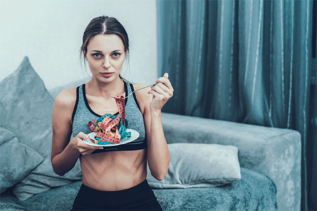 НАУЧНИЦИ ТВРДЕ: Друштвене мреже криве за анорексију