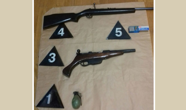 АРСЕНАЛ У АУТОМОБИЛУ: Ухапшен 42-годишњак због поседовања нелегалног оружја