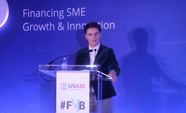 Малима фали милијарда €