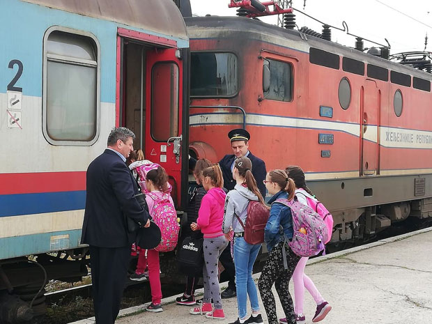 „ВОЗОМ КРОЗ ЗАВИЧАЈ“: Ученици отишли на излет у Бањалуку