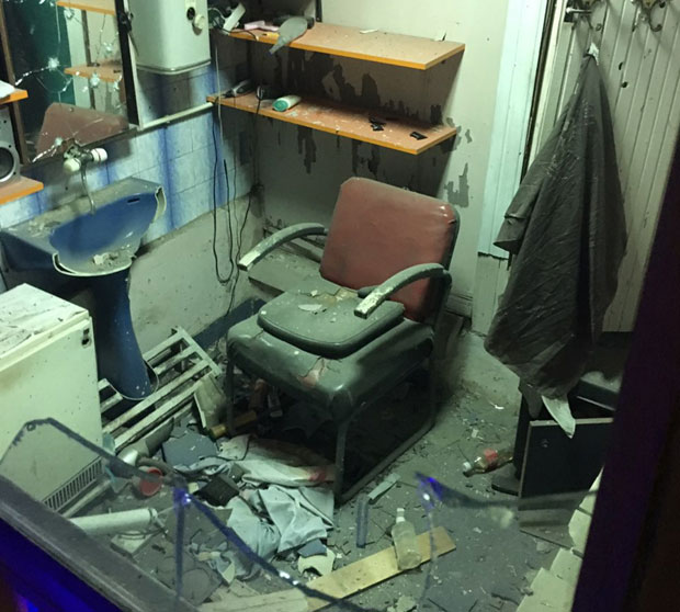 ЕКСПЛОЗИЈА У ПРОКУПЉУ: Бомбом на берберску радњу (ФОТО)