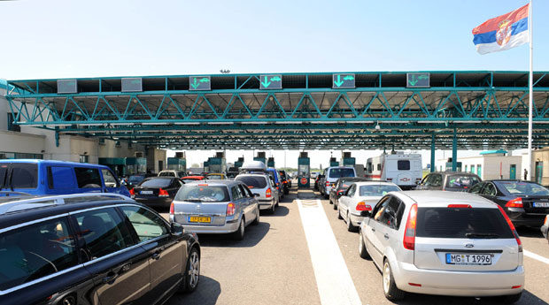 ГУЖВЕ НА ГРАНИЦИ: На Градини на излаз путничка возила чекају један сат