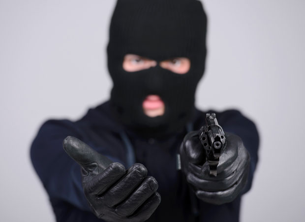 БРУТАЛНА ПЉАЧКА У ВРЧИНУ: Драгослава у сопственој кући везао и претукао разбојник