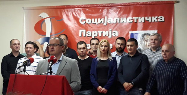 РАСКОЛ У ПАРАЋИНУ: СНС прави свој СПС?
