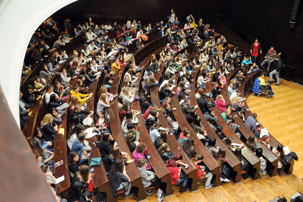 СПОРНИ ХОНОРАРИ: На Филолошком факултету милионе делили између себе