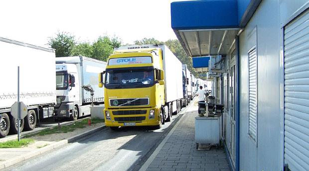 СРБИЈИ НЕДОСТАЈУ ШОФЕРИ: Ни обука за џабе не мами младе