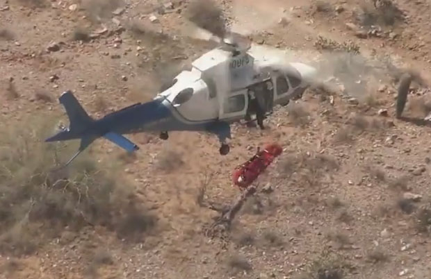 СПАСАВАЊЕ КРЕНУЛО ПО ЗЛУ: Повређену жену канапи вртели као пропелер (ВИДЕО)