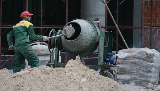 СПОРНИ РЕГРЕС И СЛОБОДНИ ДАНИ! Колективни уговор ни синдикалци ни послодавци