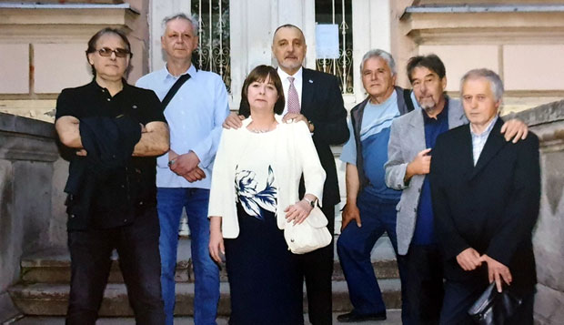 ШПИЈУНКА: Прослава уз хор