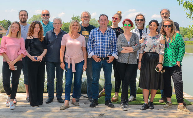 Мајстори кичице за виртуозе пера и жице