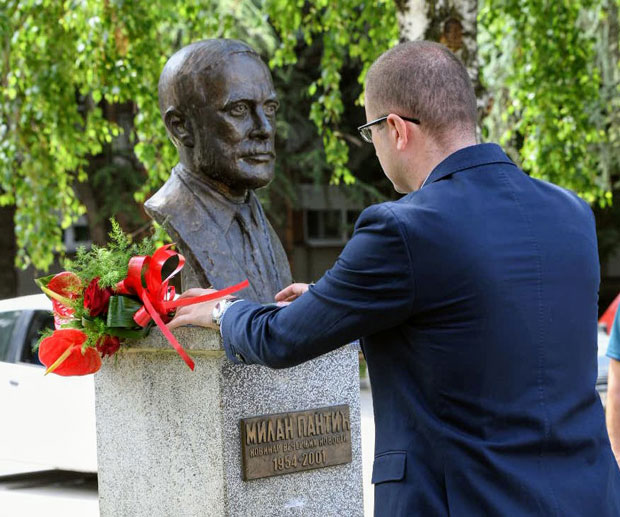 УБИСТВА НОВИНАРА СУ ПОЛИТИЧКА УБИСТВА: Обележено 18 година од смрти Милана Пантића (ФОТО)