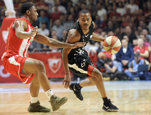 Зенит жели Ренфроа