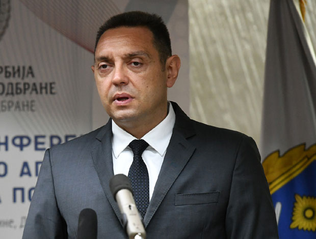 ВУЛИН О ДЕШАВАЊИМА НА КОСМЕТУ: Приштина желела да изазове сукоб Србије и НАТО-а