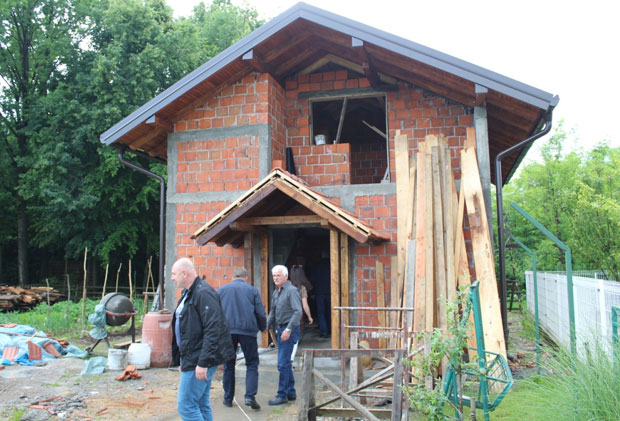 Село скућило Симиће