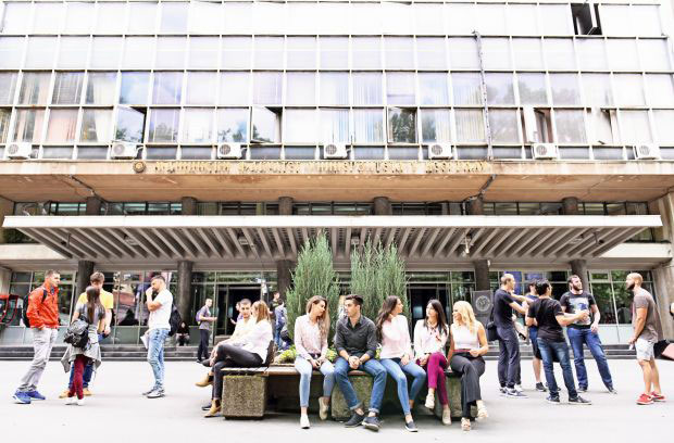 Навала на техничке факултете