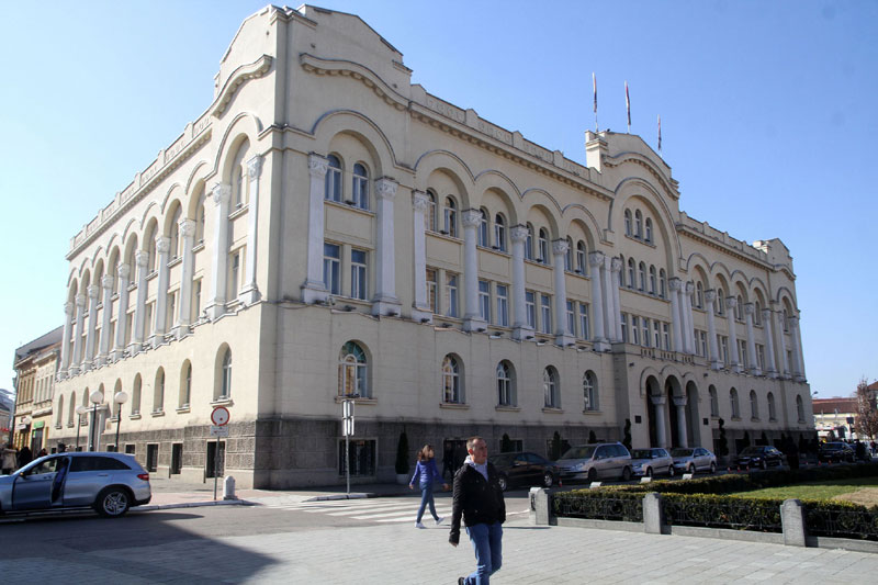 Градска скупштина: Смањен дуг града, а у најави промене цена одвоза смећа