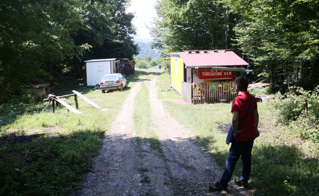 КЉУЧНИ СВЕДОК ЛАГАО: Покушали да им напакују убиство!