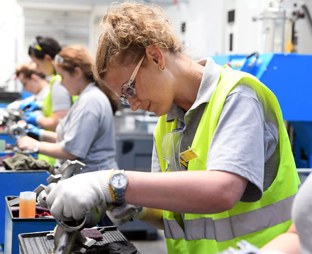 ОТВОРЕНА КИНЕСКА ФАБРИКА У БАРИЧУ: И у Тојоти турбине из Србије
