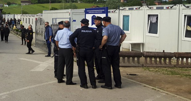 Полиција у две куће пронашла 282 мигранта