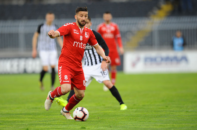 Тодоровски продужио уговор са Радничким