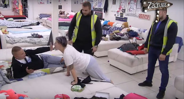 НОВА ТУЧА У ЗАДРУЗИ: Раздвајало их обезбеђење