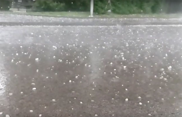 НЕВРЕМЕ ПОГОДИЛО БАЊАЛУКУ: Испаљено 105 противградних ракета (ВИДЕО)