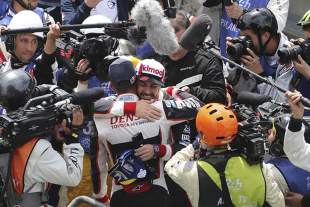 Алонсо предводио Тојоту до победе на трци 24 сата Ле Мана