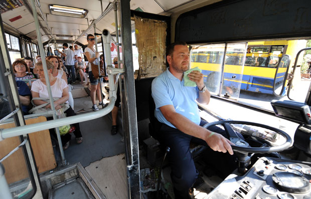 ПАКЛЕНО У ГСП-у: У аутобусима као у рерни!