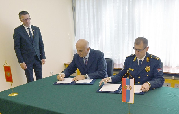 Потписан протокол о сарадњи током туристичке сезона између полиција Црне Горе и Србије