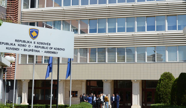 ХАРАДИНАЈ ИГНОРИШЕ САД: Приштина опет функције дели осуђеницима?!