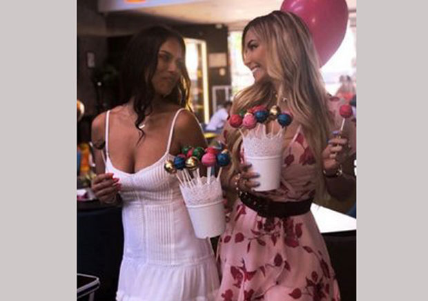 СЛАВЉЕ У ПОРОДИЦИ ТРОИЦКИ: Рођендан у знаку фламинга