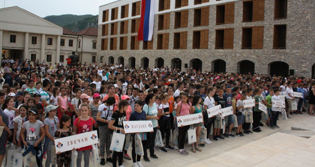 ДЕЦА СА КиМ У АНДРИЋГРАДУ: Нераскидива веза са Лазаревим потомцима