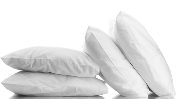 НЕ БАЦАЈТЕ СТАРЕ ЈАСТУКЕ: Ако су пожутели можете их веома једноставно опрати и вратити им белу боју!