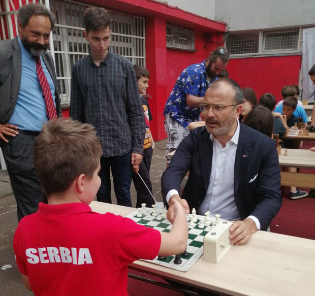 ШПИЈУНКА: Лукин шах-мат