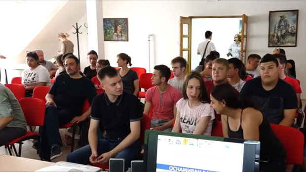 ПОМОЋ МЛАДИМА: Матурантима 1,4 милиона за покретање сопствене производње