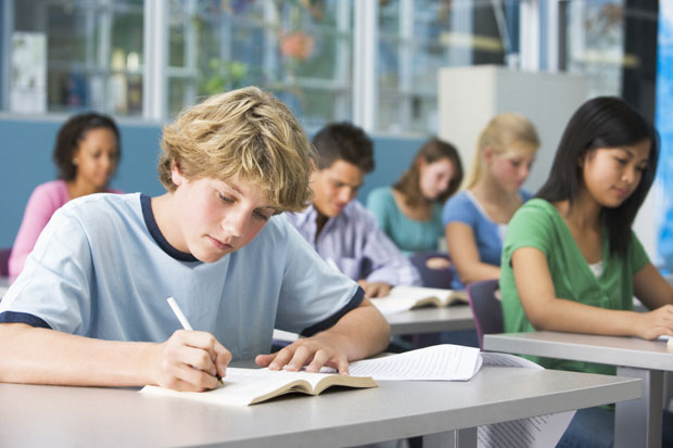 Покренута истрага због цурења тестова за средњошколце