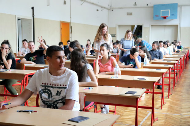 КОМБИНОВАНИ ТЕСТ, РЕШЕЊА! Погледајте ОДГОВОРЕ НА ПИТАЊА која су мали матуранти данас полагали